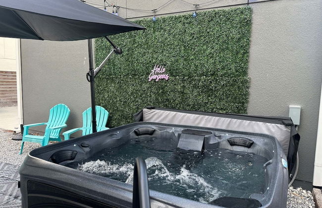 Pet Friendly Modern Zen Studio Retreat W/ Hot Tub! Home by RedAwning - Foto 1