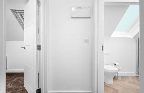 Modern Apartment - Street Parking - Smart TV & Netflix 4BR - Foto 27