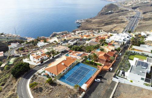 One & Only Sports and Relax Villa by Eden Rentals - Photo 53