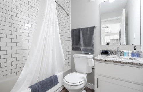 Modern Mass Ave 1BR Apartment with Kitchen - Foto 12