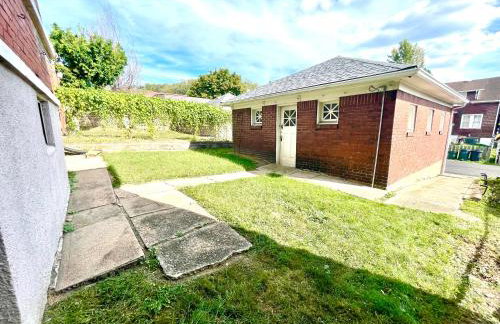 3 story, 100 year-old home, 4BR, 3 king & 2 queen beds - Foto 31