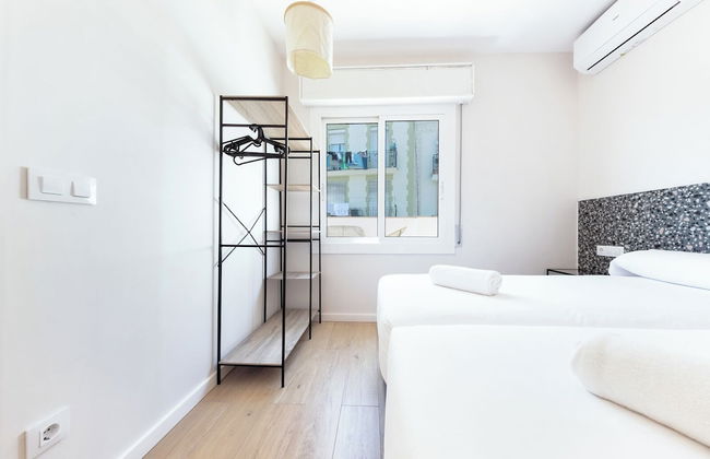 AinB Barcelona Sants Apartments - Photo 46