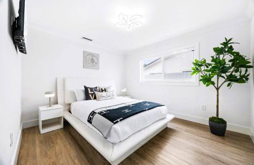 Spectacular Miami- Htd Pool,5 Bdrooms ,MiniGolf, Playground, Baby Items, BBQ - Photo 18