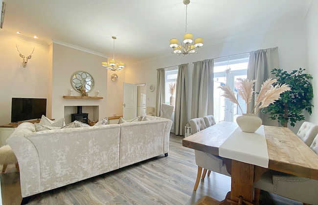 Captivating 2-bed Cottage in Roker Sunderland - Photo 16