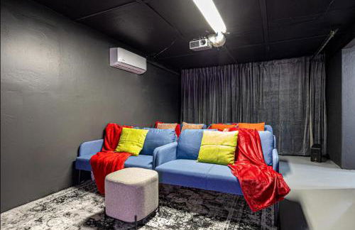 Secluded Gem w-Movie Theater Near Soccer Stadium - Foto 4