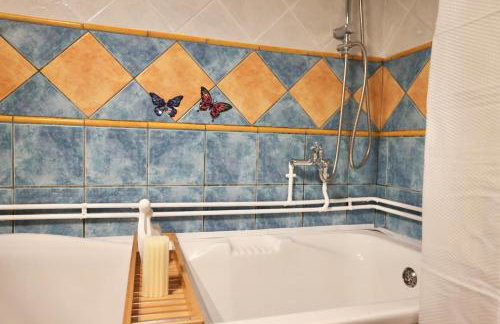 Cozy tricolor 2 bdr apt with gym & parking - Foto 37