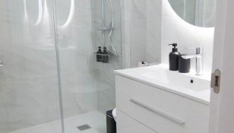 NEW! Luxury CITY CENTER & 2 BALCONIES - Foto 5