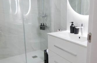 NEW! Luxury CITY CENTER & 2 BALCONIES - Foto 5