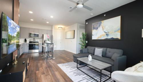 Stylish 2BR w Pool,Gym,Prking-Near Rvrwalk & Dome - Foto 5