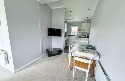 Charming Chalet On A Fantastic Holiday Park In Lowestoft Ref 12077B - Foto 11