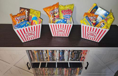 Kernersville King Beds Hot Tub Arcade Firepit - Photo 23