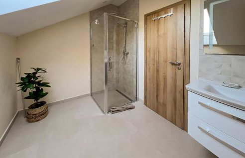 Awesome Home In Krapinske Toplice - Foto 33