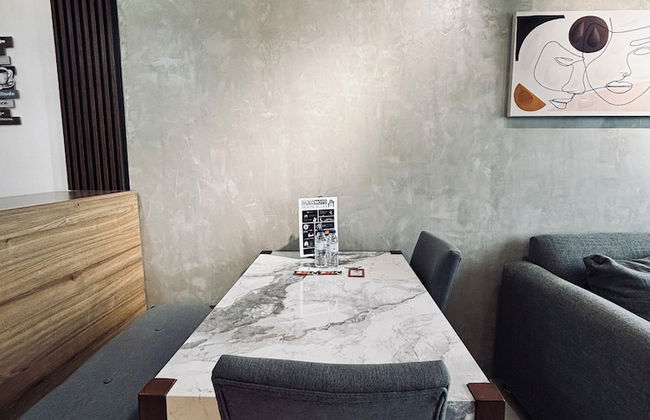 A Smooth & Cozy City Loft - Photo 13