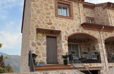 Navaluenga Chalet Familiar y Acogedor - Photo 1