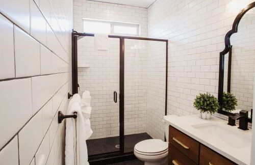 Townhome w Private Hot Tub Air Hockey and more - Foto 15