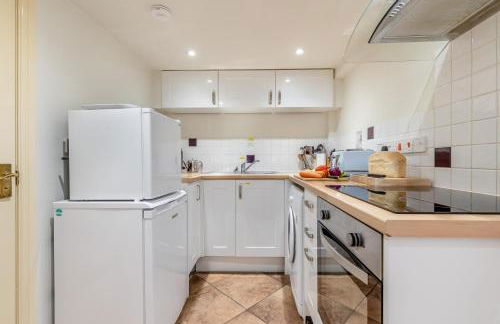 2 Bed in Weybourne oc-1789 - Photo 8