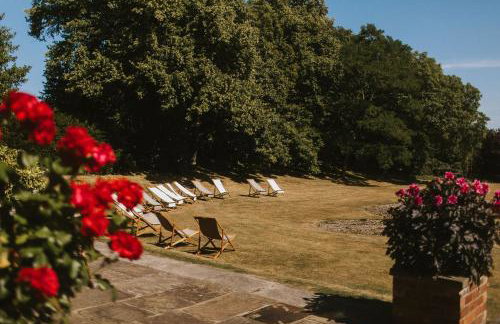 Healing Manor Hotel - Photo 5