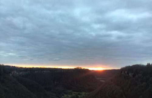 Le vigneron Au coeur des vignes à proximité des lacs et cascades lits faits à l'arrivée - Foto 10