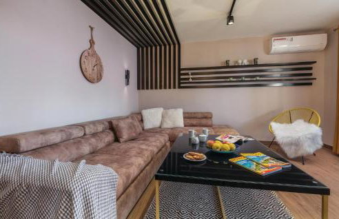 Amazing Home In Mihatovici - Foto 13