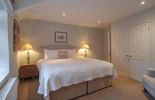 Alexandra Cottage Apartments - Photo 11