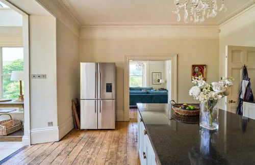 Luxury Big House Berkeley House near Bath - Photo 18