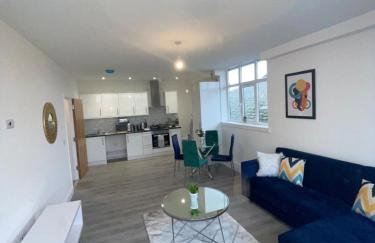 The Felix Apartments - 2 Bedrooms - WIFI - FREE Parking - Photo 11