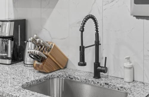 Lawrenceville Central !2 Stylish and Quiet One Bedroom Apartment with Free Street Parking - Foto 6