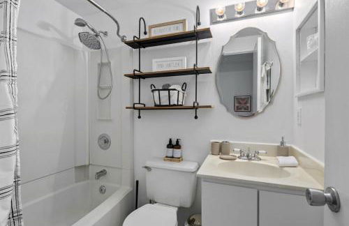 Luxury Sterling townhome - Private, Self checkin - Foto 4