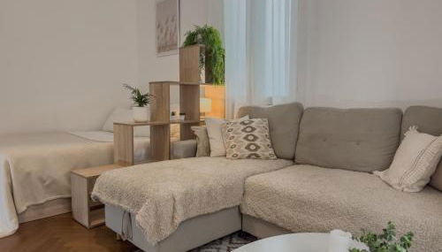 Central Studio - Bright & Modern - Private Terrace - AirCon - Near Train & Beach - Foto 5