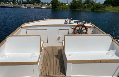 Nuit insolite a bord d un bateau - Foto 8