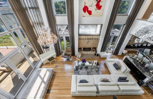 Extravagant 5-Bedroom Mansion - Foto 7