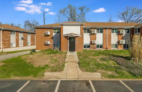 Mid century APT, KING bed + desk - Foto 37