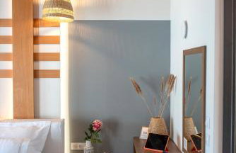 Trizonia Bay Hotel - Photo 8