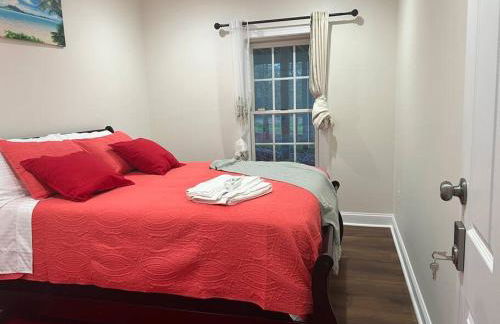 Luxurious Private Basement Suite in Ashton - Photo 15