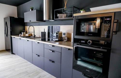 Au domaine des anges, 3 gîtes luxueux avec Jacuzzi privatif, sauna, mini-piscine, piscine extérieure chauffée en saison - Foto 10