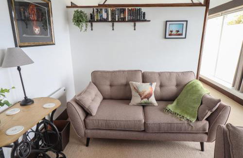 Swallow's Nest - Photo 4