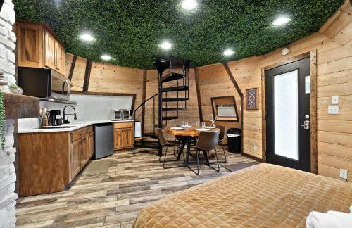 TeePee at Paradise Point with a hot tub fire pit & grill - Foto 8