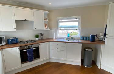 Extended Fishermans cottage with stunning sea views - Foto 26