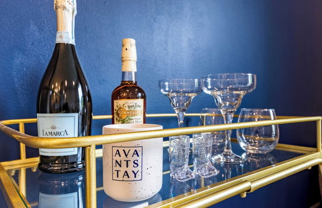 Lindsley by Avantstay Balcony + Modern Design A+ Downtown Location - Photo 6