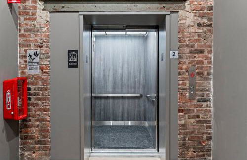 Walk to Everything in Old City- ADA compliant unit - Foto 25