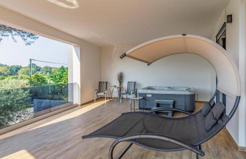 Beautiful Home In Porec With Kitchen - Foto 3