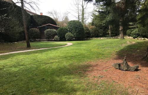 Caserio Arrigorri excelente ubicación jardín con BBQ perfecto para grupos - Foto 3