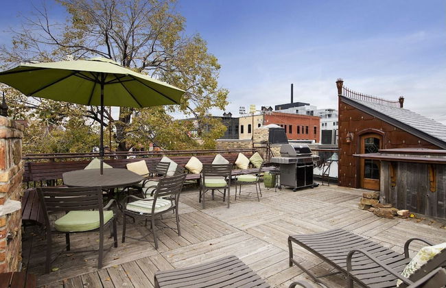 Downtown Rockstar Residence - Photo 39