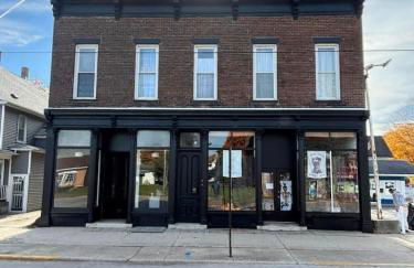 Boutique One Bedroom Apartment - Photo 20