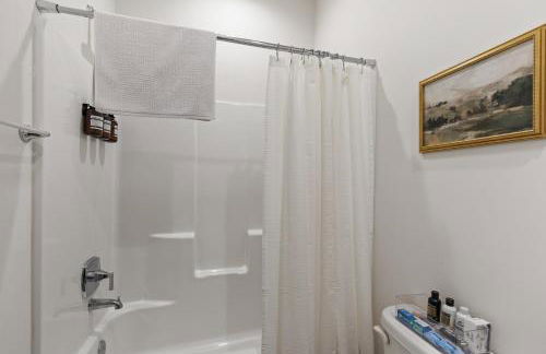 Bourbon House King Bed Luxury Amenities Fast WiFi - Foto 12