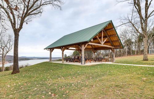 Stunning Views! Table Rock Lake Cabin Near Marina - Foto 4