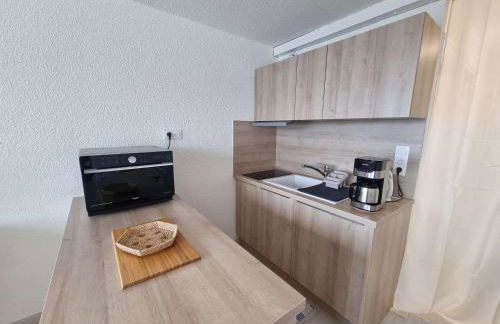 Charmant Studio Rénové 4 Pers, Balcon Sud, Proche Station - FR-1-393-156 - Foto 7