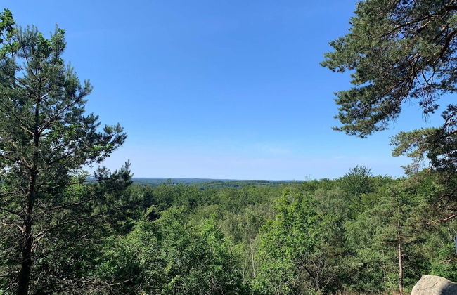 Charming Lakeside Cottage Getaway - Photo 15