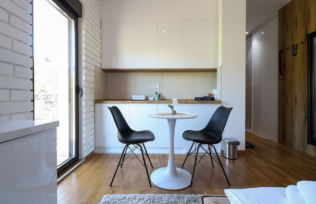 All Seasons Residence - Photo 14