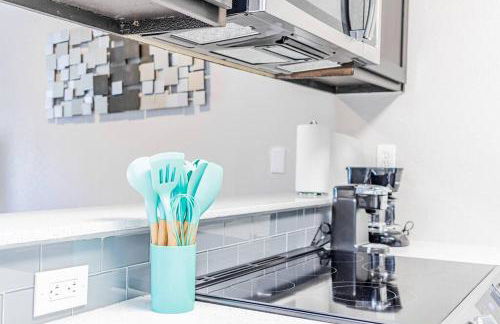 SoCo Chic Apartment Suites Close to Downtown - Foto 19